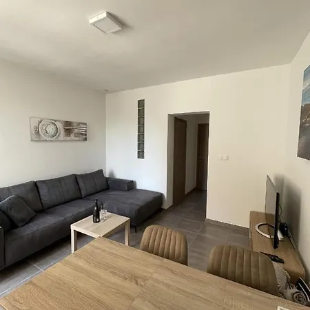 Middelbeach Apartment *